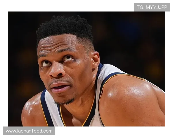 威少意外成后卫历史篮板王赛后请求保留比赛用球以作纪念