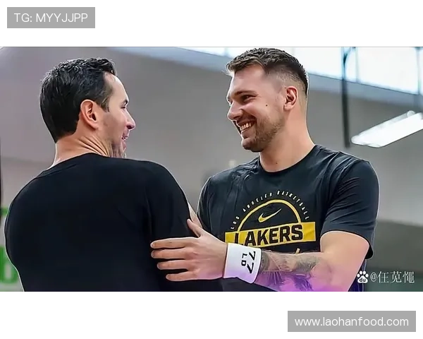 雷迪克透露东契奇与詹姆斯今日专注个人技术训练无健康隐患